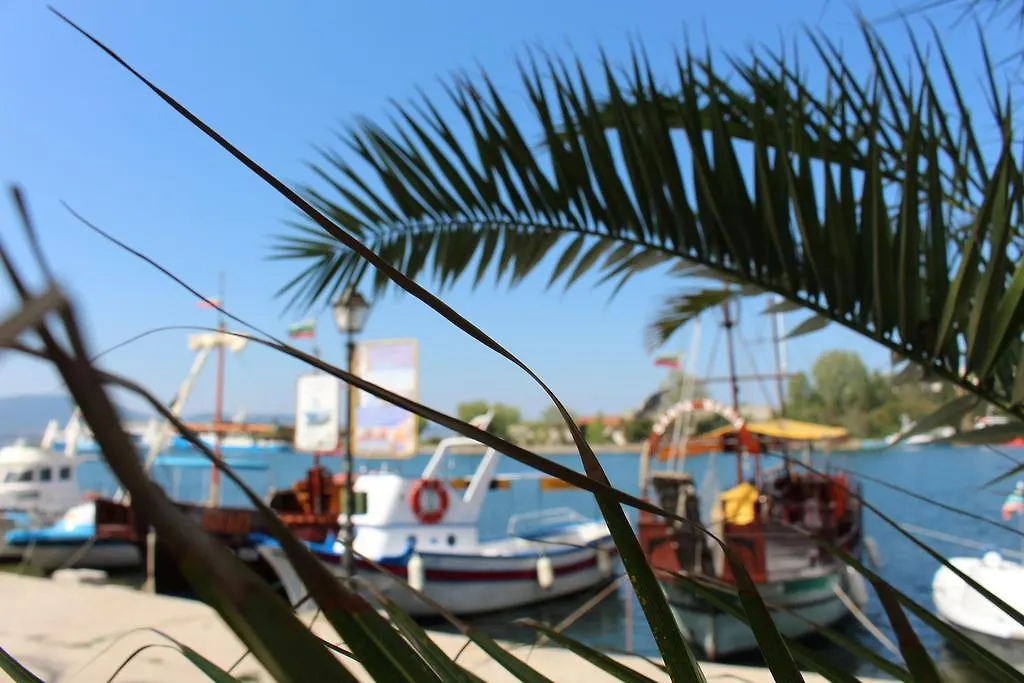 Hotel Hera Sozopol 3*,
